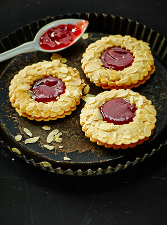 Linzerauge mit Ribiselmarmelade